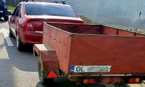 Depistat cu o remorcă fals înmatriculată