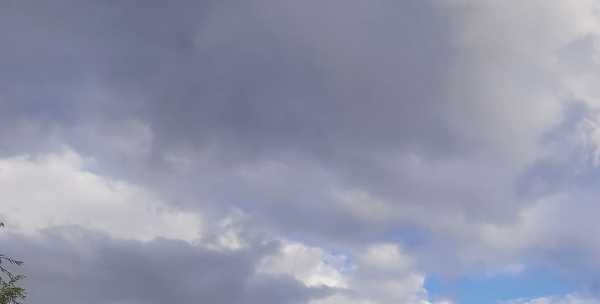 Vreme caldă şi instabilitate atmosferică