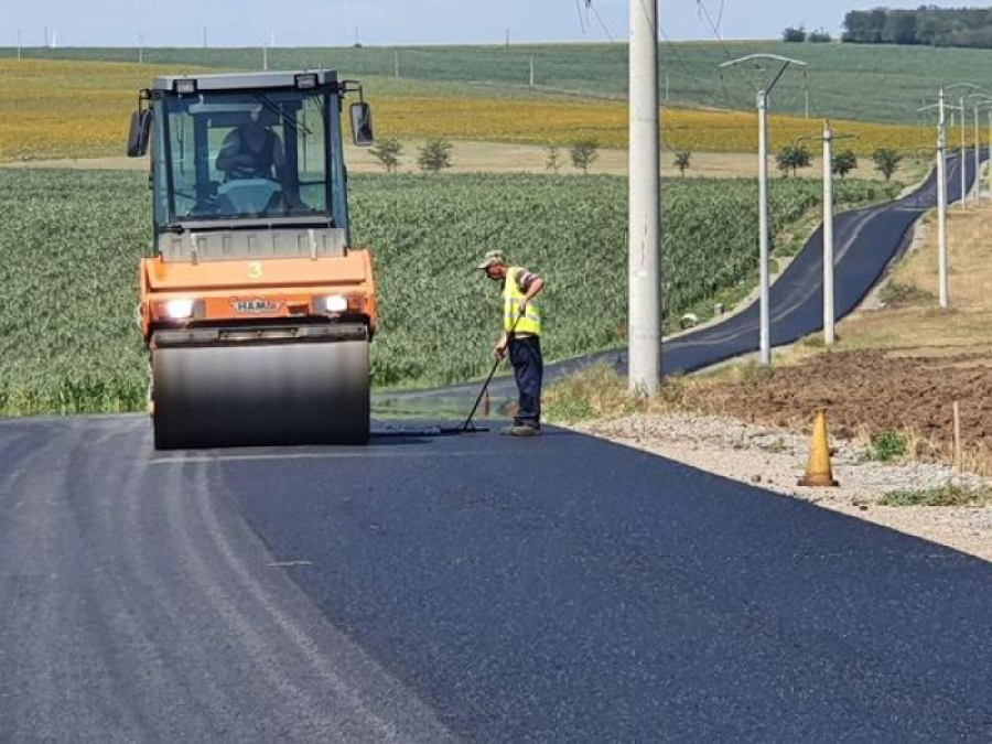 Modernizarea altor 61 de kilometri de drum județean