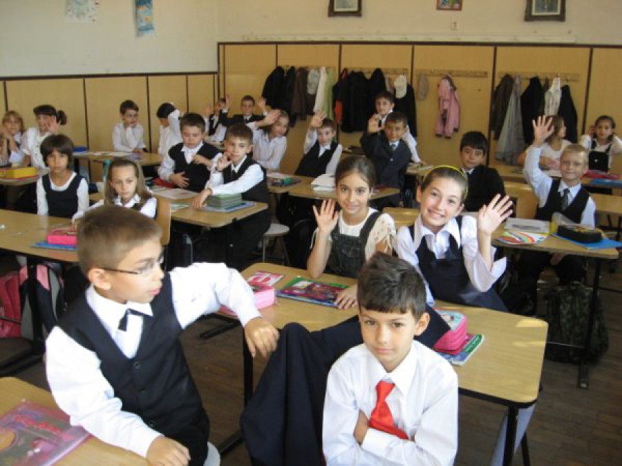EVALUARE la clasa a IV-a: "SUBIECTELE la ROMÂNĂ au fost uşoare, dar nu cred că vor fi multe lucrări perfecte!"