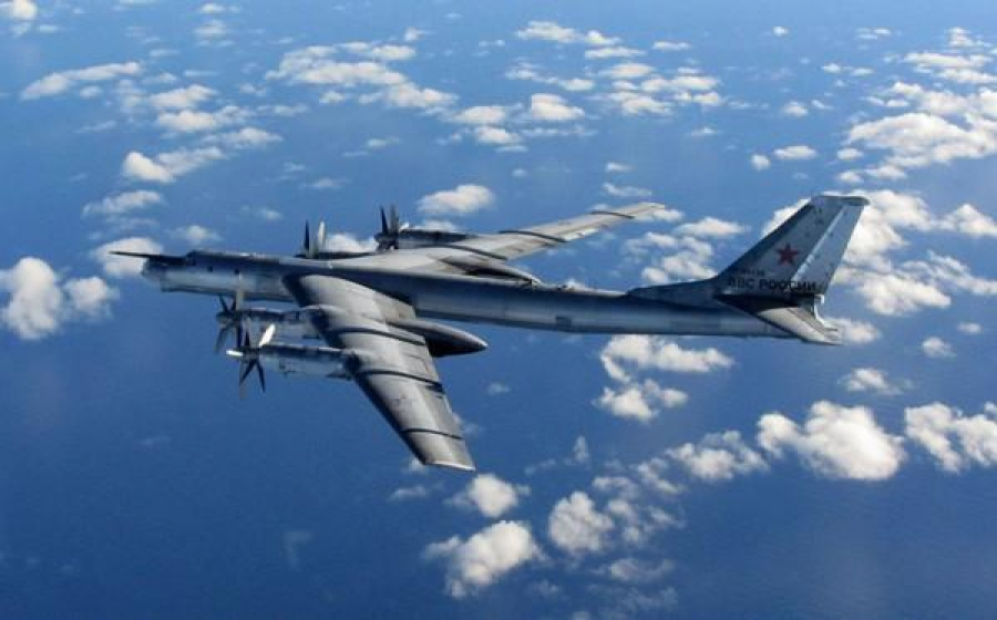 Avioanele militare ruseşti dau târcoale ţărilor NATO