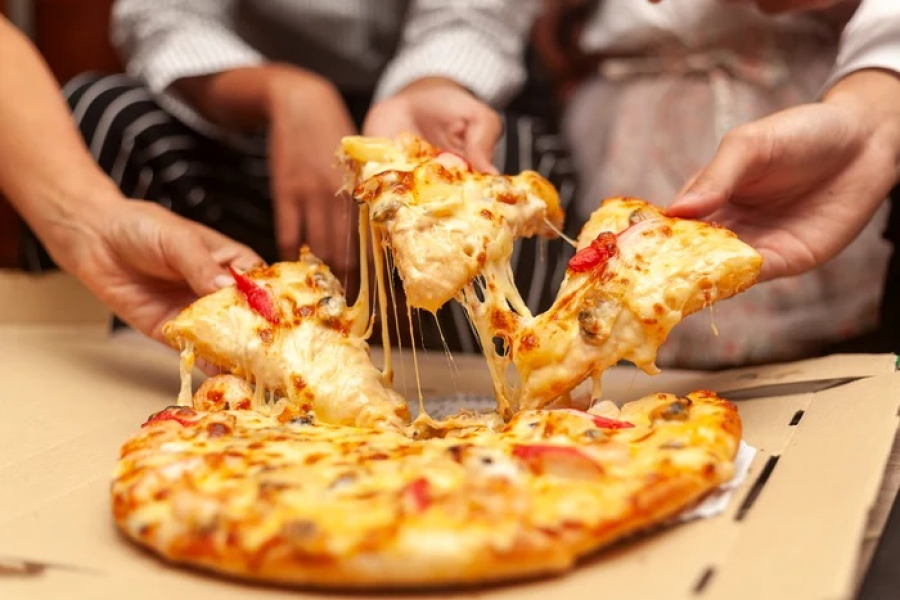 Sortimente de pizza cu numele candidaților la Primăria Capitalei