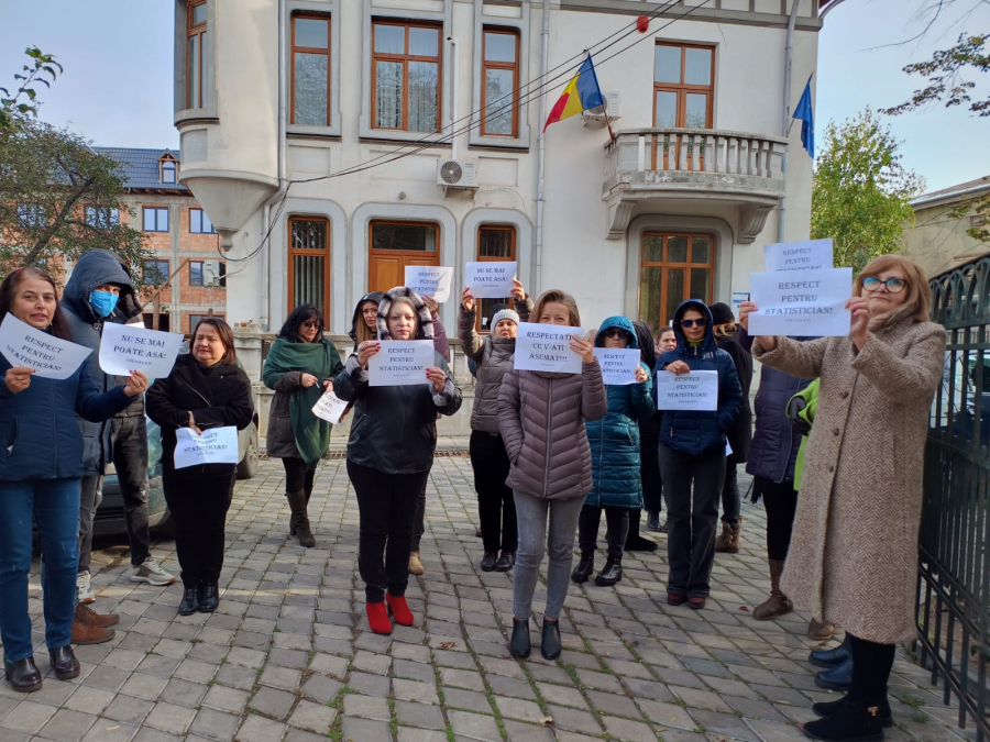 Protest spontan la Direcția Județeană de Statistică