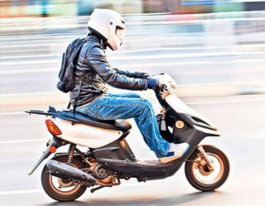 Mopedele se conduc doar cu permis
