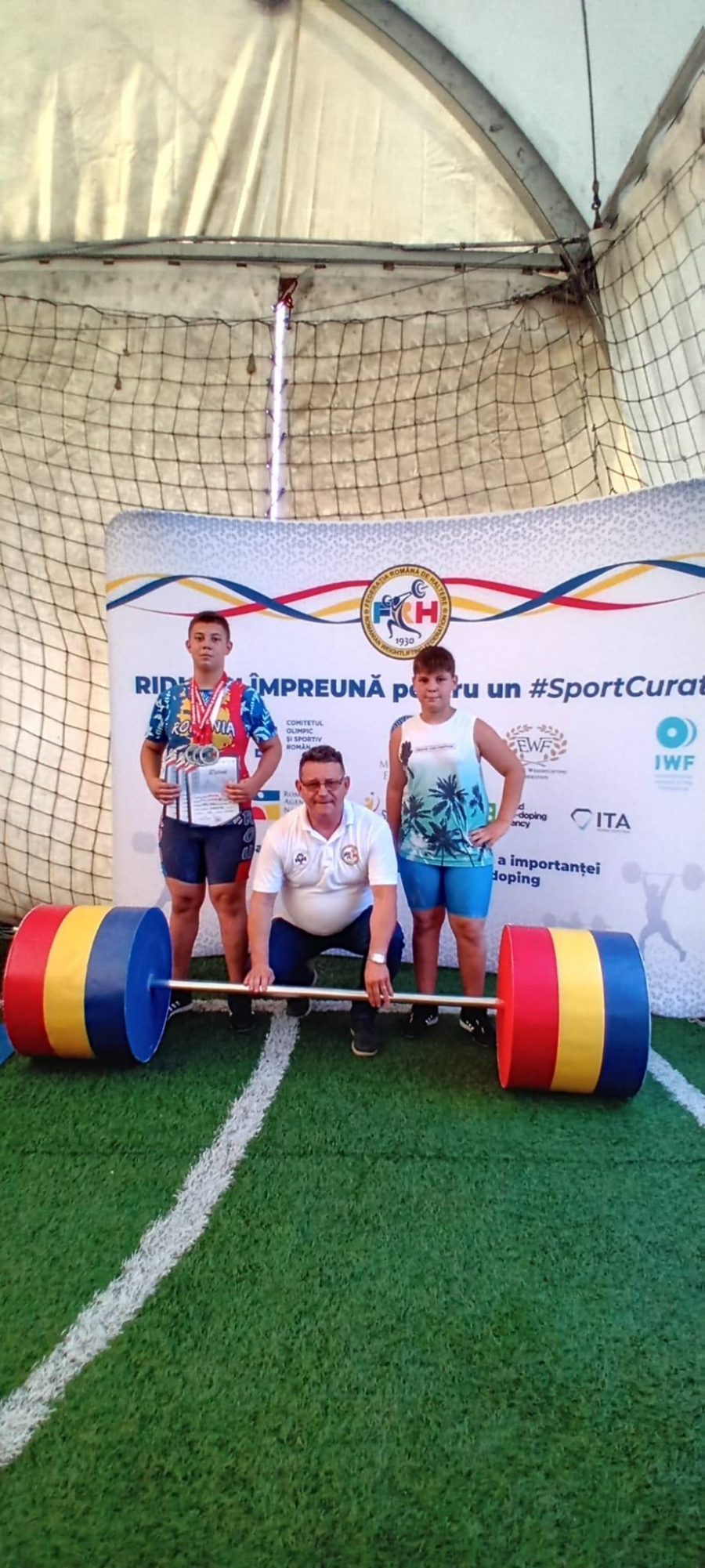 Încă trei medalii de argint la Campionatul Național de haltere pentru copii