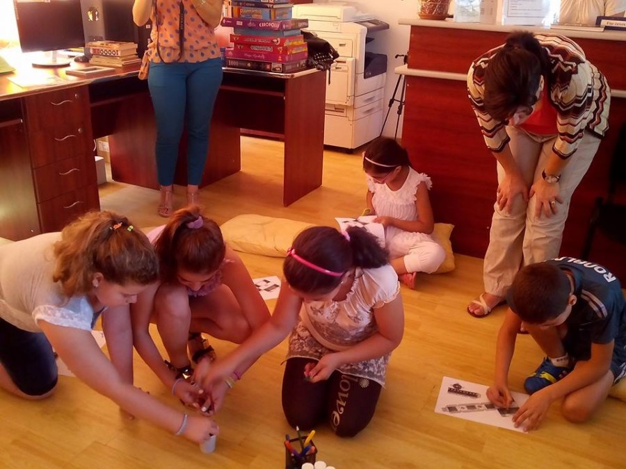 (FOTO) Copiii Fundaţiei "Împreună" învaţă şi în vacanţă, în cadrul unui PROIECT în parteneriat cu "Clubul de vacanţă"