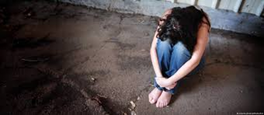 Minoră abuzată sexual ca să intre la un liceu de top