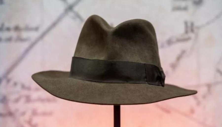 Pălăria lui Indiana Jones, vândută