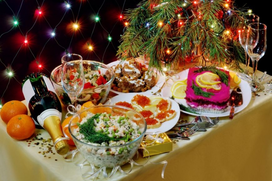 TRADIŢII CULINARE/ Ce să mănânci de REVELION ca să ai noroc şi sănătate tot anul