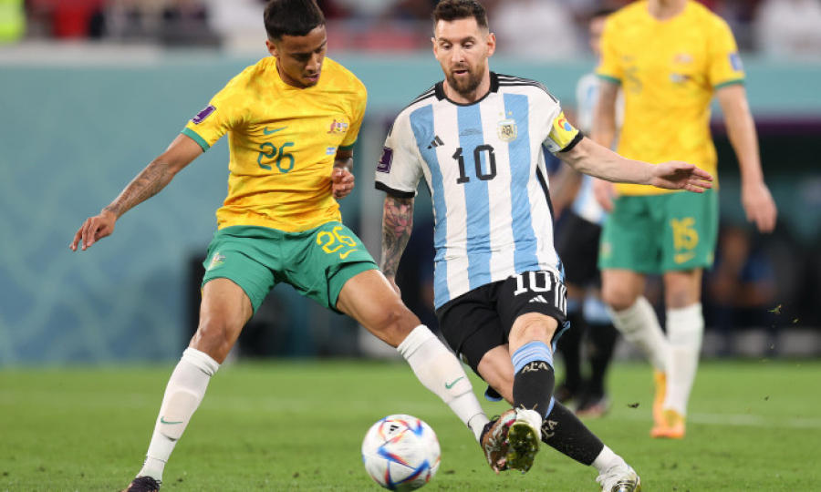 SPECIAL DE MONDIAL. Argentina – Australia 2-1: Argentina, cărată în sferturi de geniul lui Messi