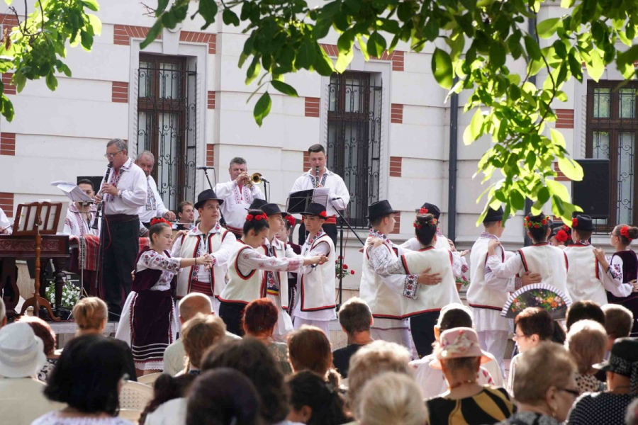 De Ziua Universală a Iei, tradiții și spectacol la Muzeul Eparhial