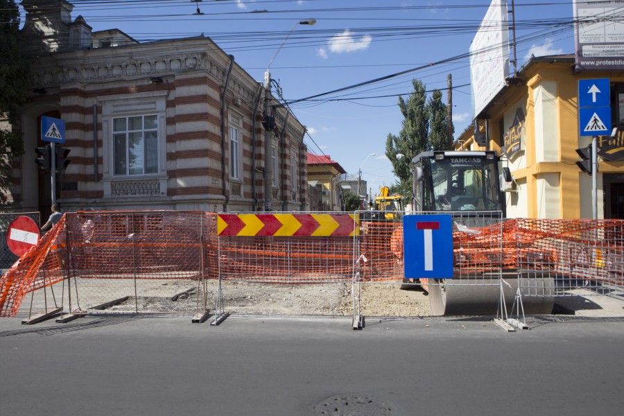 RESTRICŢII DE TRAFIC PRELUNGITE pe strada Traian