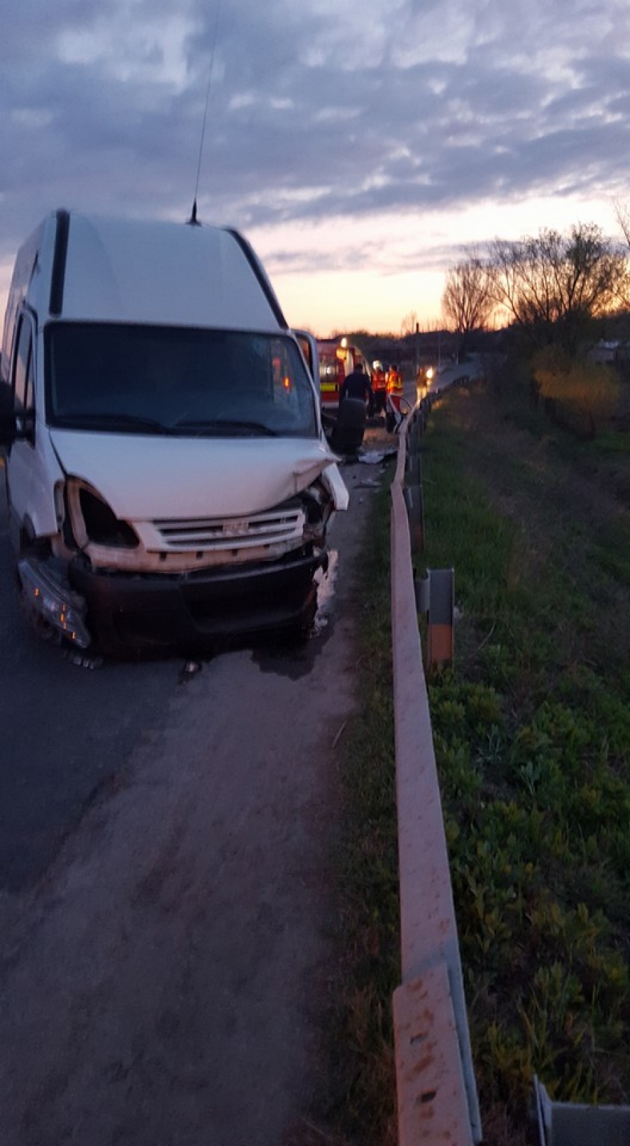 Trei răniţi în urma unui accident pe DN 26