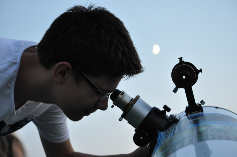 Eclipsa de Lună, în direct, la Observatorul Astronomic