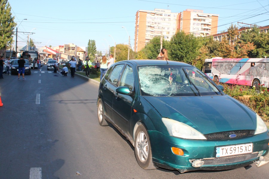 Accident grav pe strada Brăilei/ Femeie lovită în plin pe trecerea de pietoni de la Stirex (FOTO)