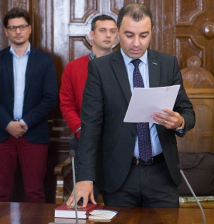 După DEMISIA lui Marius Humelnicu - Vali Viorel Sandu a devenit consilier local