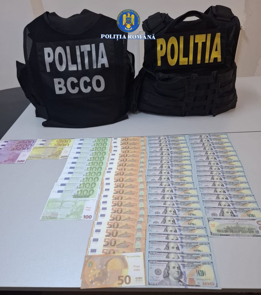 Manevra prin care un jucător la păcănele a procurat o sacoșă de bani