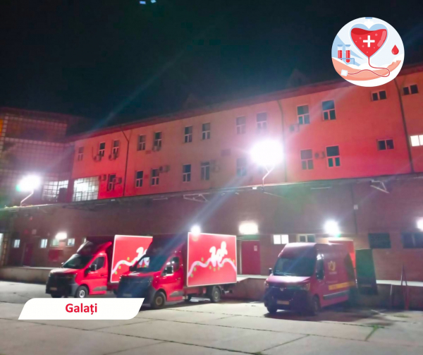 Poșta din Galați, iluminată, pentru o seară, în roșu