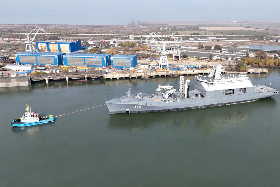 Una dintre cele mai mari nave militare construite în România a plecat din Șantierul Naval Galați