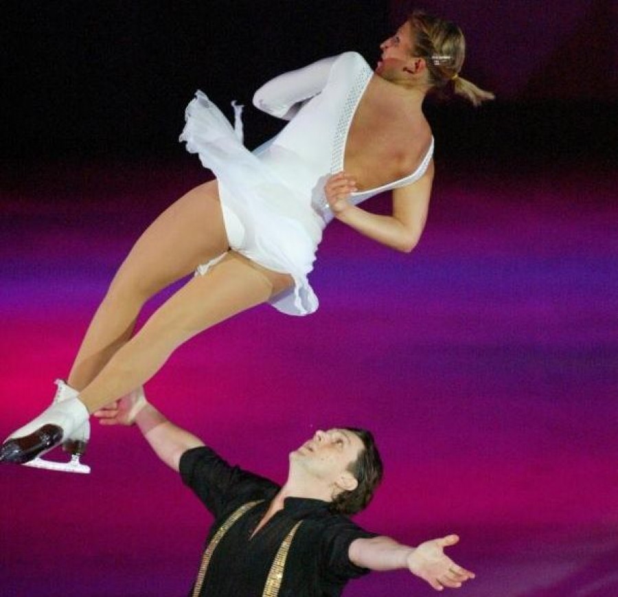 Campioni olimpici şi mondiali, la Patinoarul Artificial / "Stelele Moscovei pe gheaţă" dansează la Galaţi