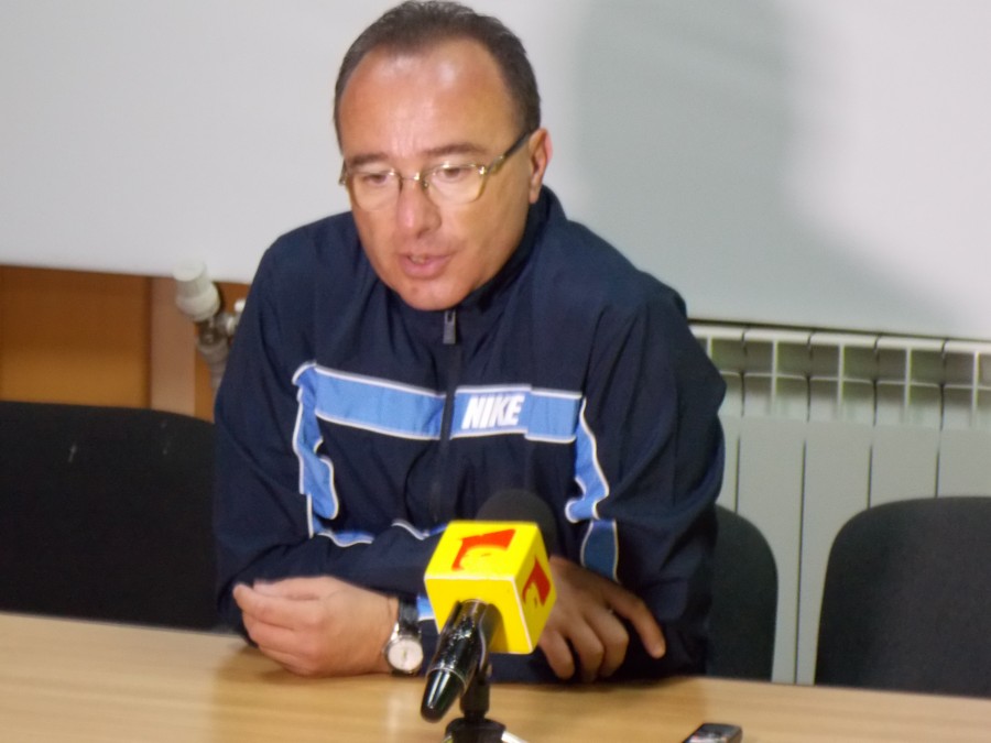 Antrenorul secund Valentin Sinescu lasă Oţelul pentru Petrolul