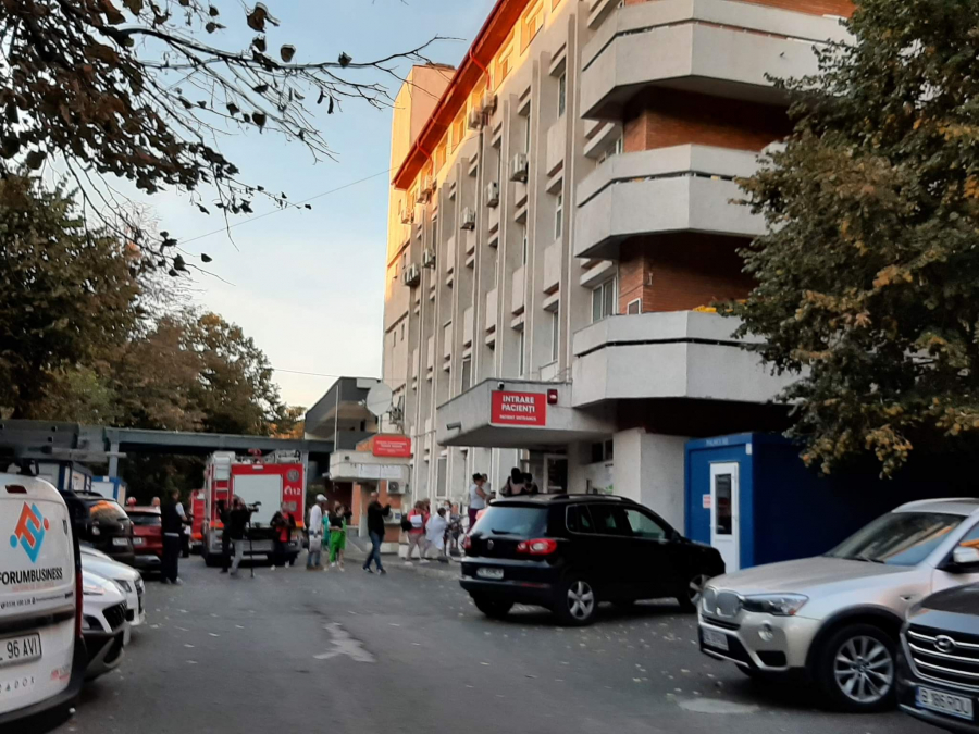 UPDATE Un etaj al Spitalului de Copii a fost evacuat de urgență din cauza unui incendiu (VIDEO)