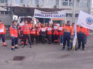 Protest pe durată nedeterminată al angajaților de la Ambulanţa Galaţi (VIDEO)