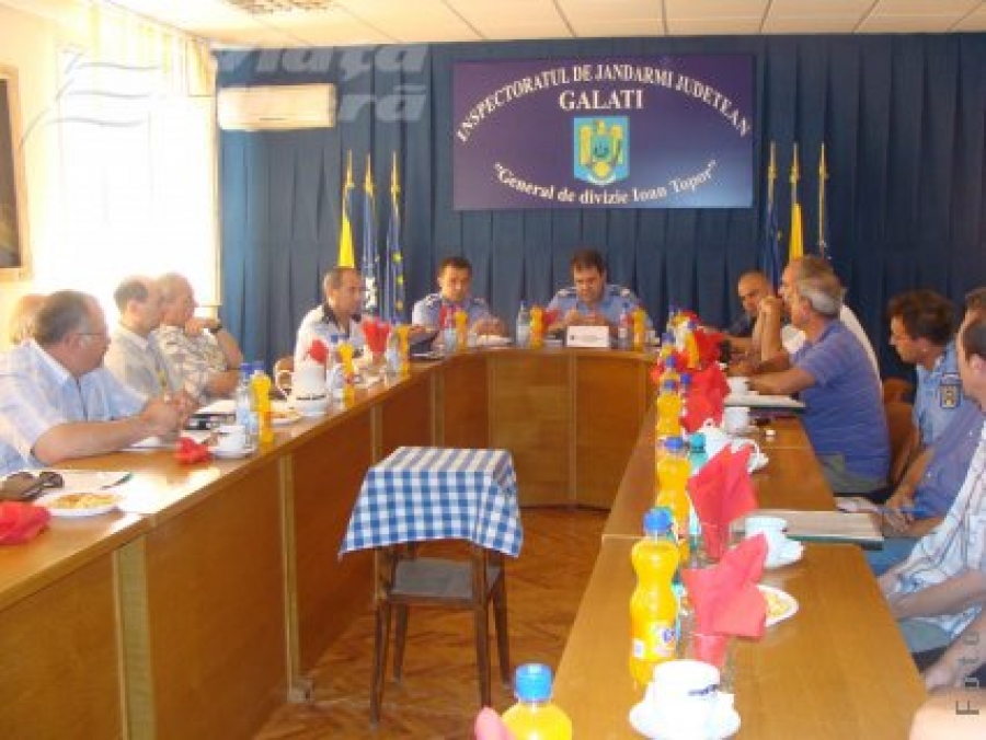 Jandarmeria face ordine pe „Oţelul”
