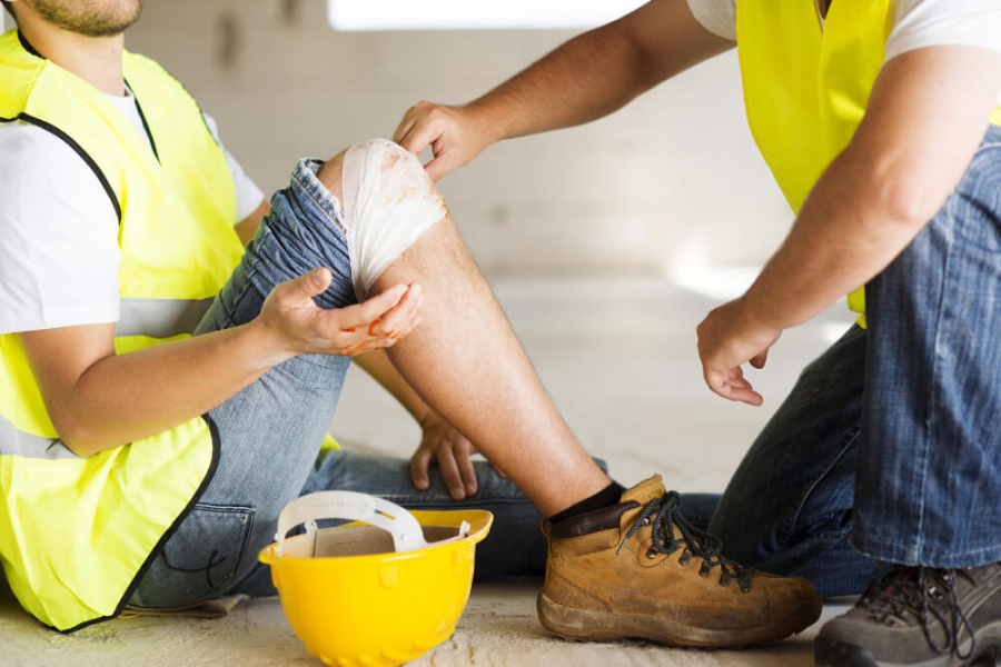 Nereguli în serviciile externalizate de protecția muncii