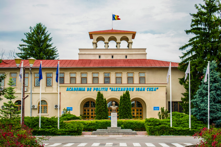PressOne: Decizie istorică. Ministerul Educaţiei închide fabrica de diplome de la Academia de Poliţie