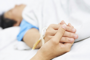 PREMIERĂ | Daune pentru că a fost infectată în spital