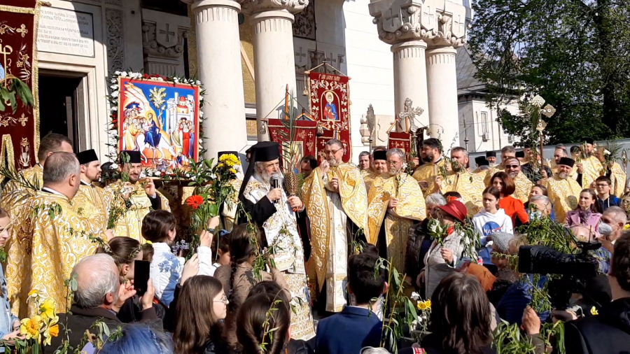 Pelerinajul de Florii, la Galați - Domnul Ceresc „a intrat în Ierusalim” pe Calea Domnească (FOTO)