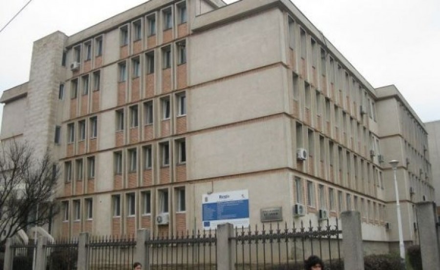 Adolescent ÎNJUNGHIAT cu şurubelniţa, la Suceveni