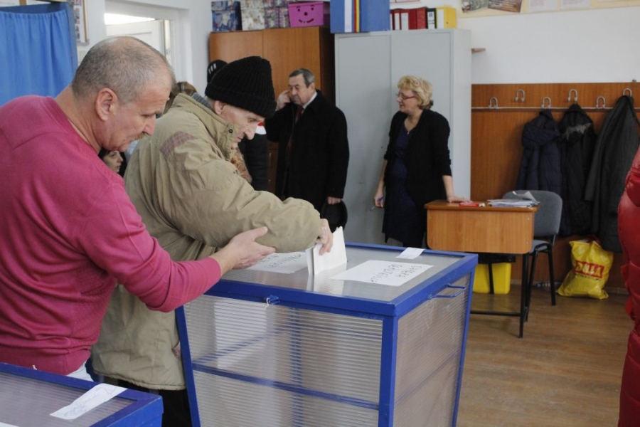 Câţi gălăţeni au ieşit la vot | În comunele din judeţ, prezenţa la urne este scăzută