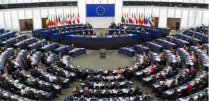 Europarlamentarii permit Parchetului European să ceară ridicarea imunității parlamentare