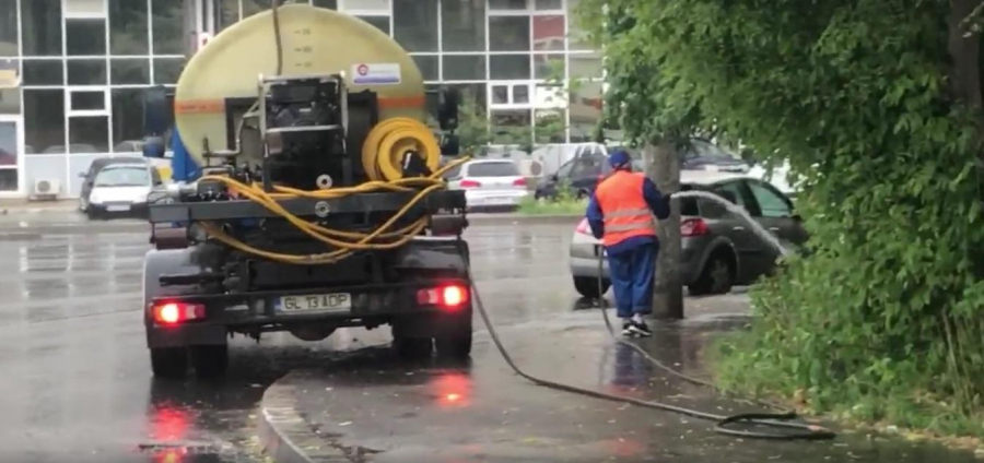 De ce se udă florile pe ploaie, în Galaţi