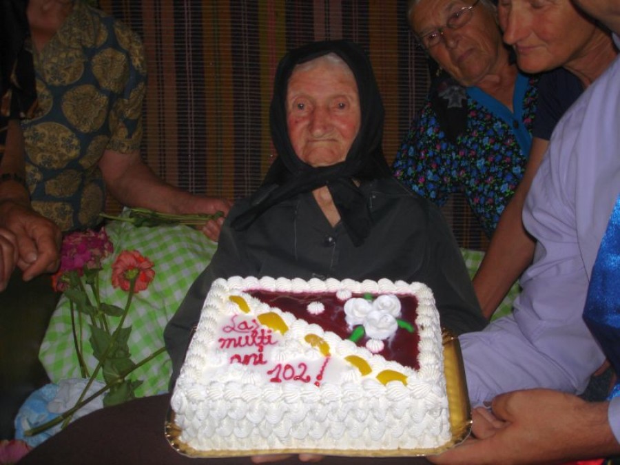 Născută înainte de Primul Război Mondial: Gălăţeancă sărbătorită la 102 ani