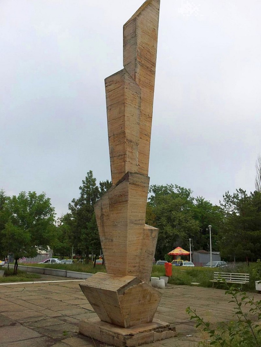 Campanie VL "Monumentele Galaţiului": „Avântul” se dărâmă, „Progresul” rezistă eroic