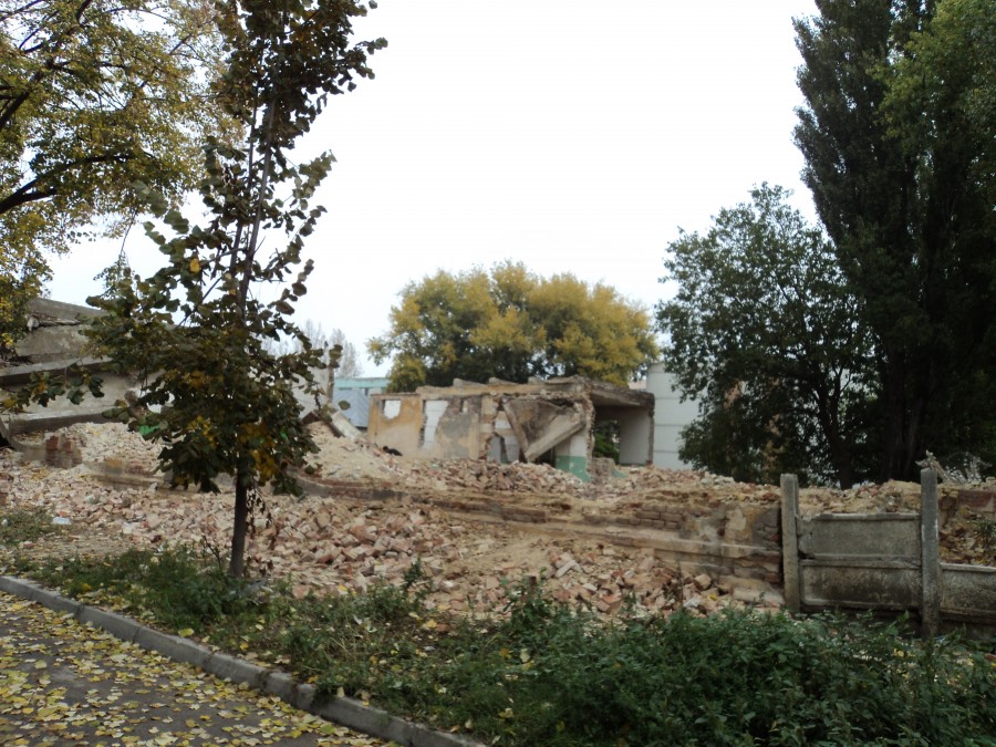 Continuă să se fure cărămizi: Clădirea de pe Ştiinţei a fost dărâmată