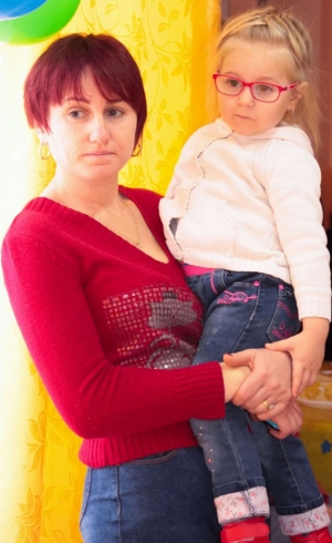 La doar trei ani şi jumătate - Maria SUFERĂ de hemipareză, dar este o luptătoare
