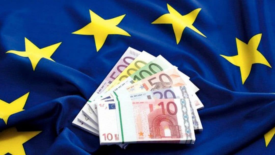 Posibila pierdere a fondurilor europene împinge leul în jos