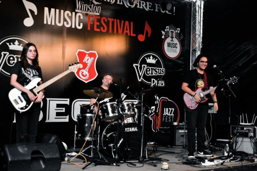 The Last Day of Summer Festival, cu jocuri şi concerte rock