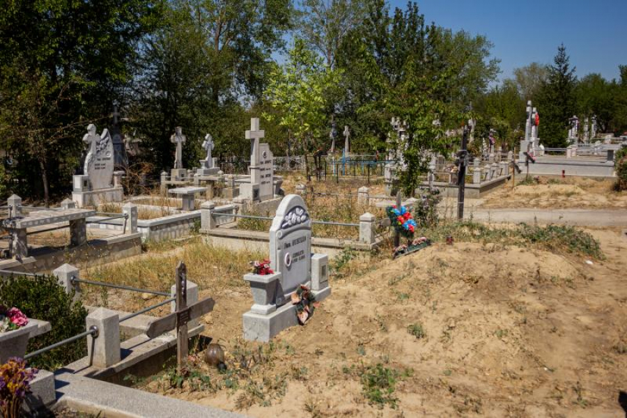 Negocieri pentru terenul necesar extinderii Cimitirului "Sf. Lazăr". Oferta proprietarilor unei suprafeţe de 20.000 mp