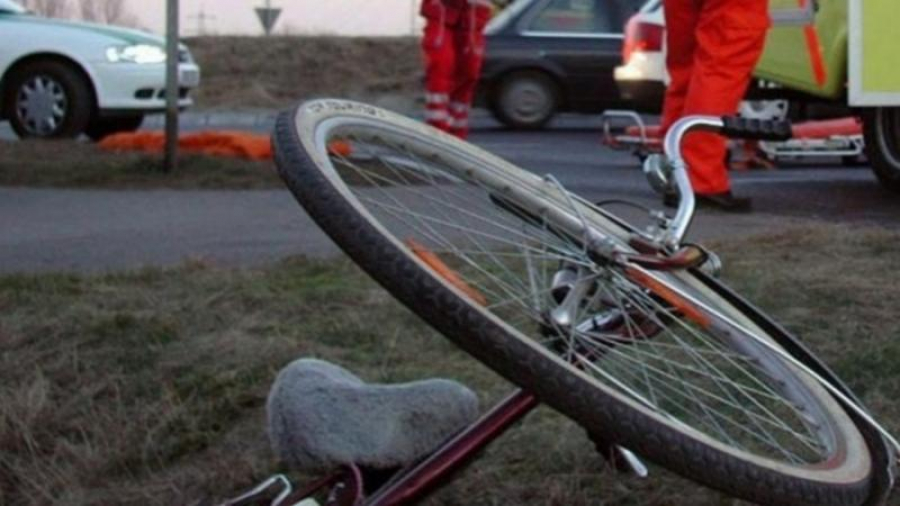 Biciclist minor, rănit de mașină