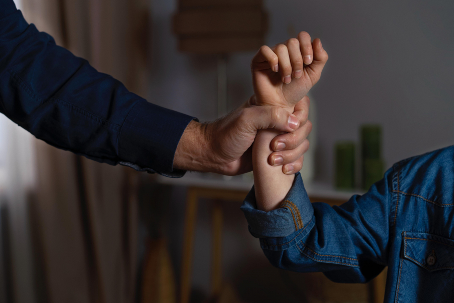 Conflicte duse la nivel de teroare într-o familie gălățeană. Când ordinul de protecție e insuficient