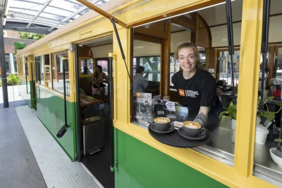 Tramvai-cafenea în Iași