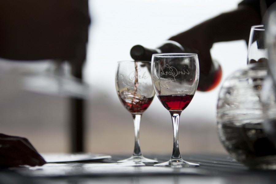 Campania VL "Moartea vinului"/ Nu bem nici un pahar de vin pe zi, din podgoriile gălăţene