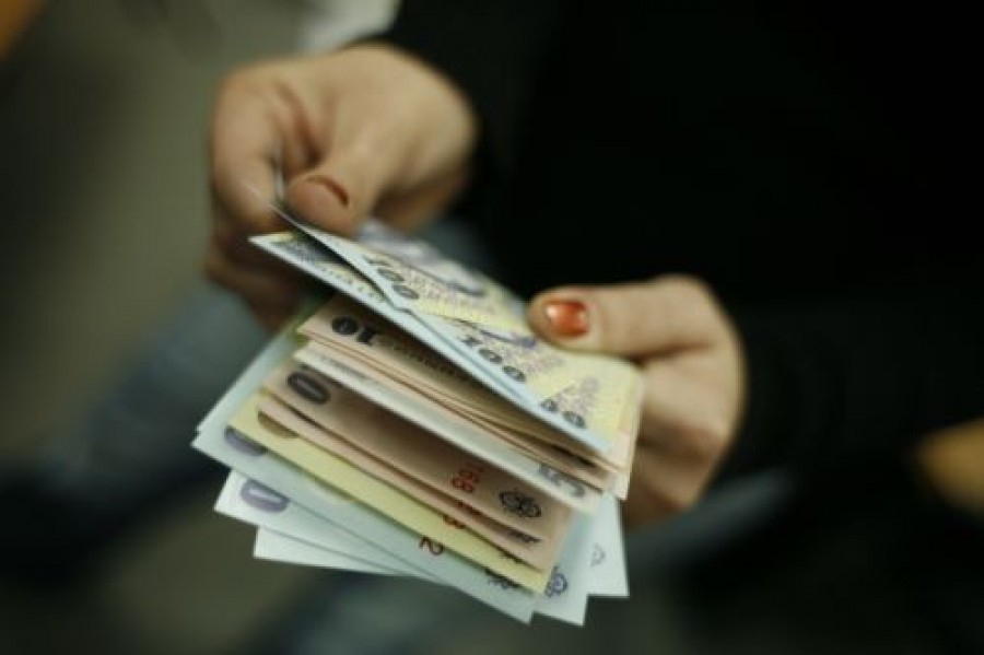 SALARIILE profesorilor cresc cu 10 la sută, în două tranşe