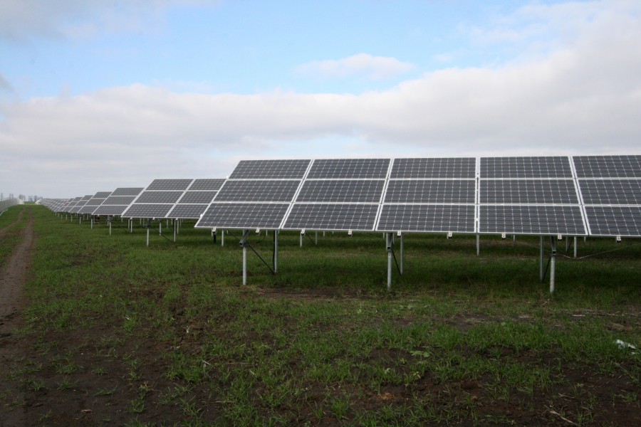 Cine şi câţi BANI face, la Galaţi, din soare şi vânt. Se ÎMBOGĂŢESC producătorii de ENERGIE VERDE?