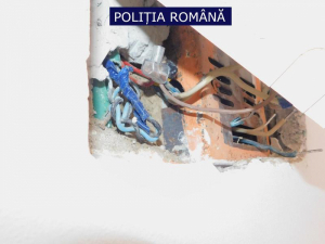Furt de curent la două societăți comerciale din Galați